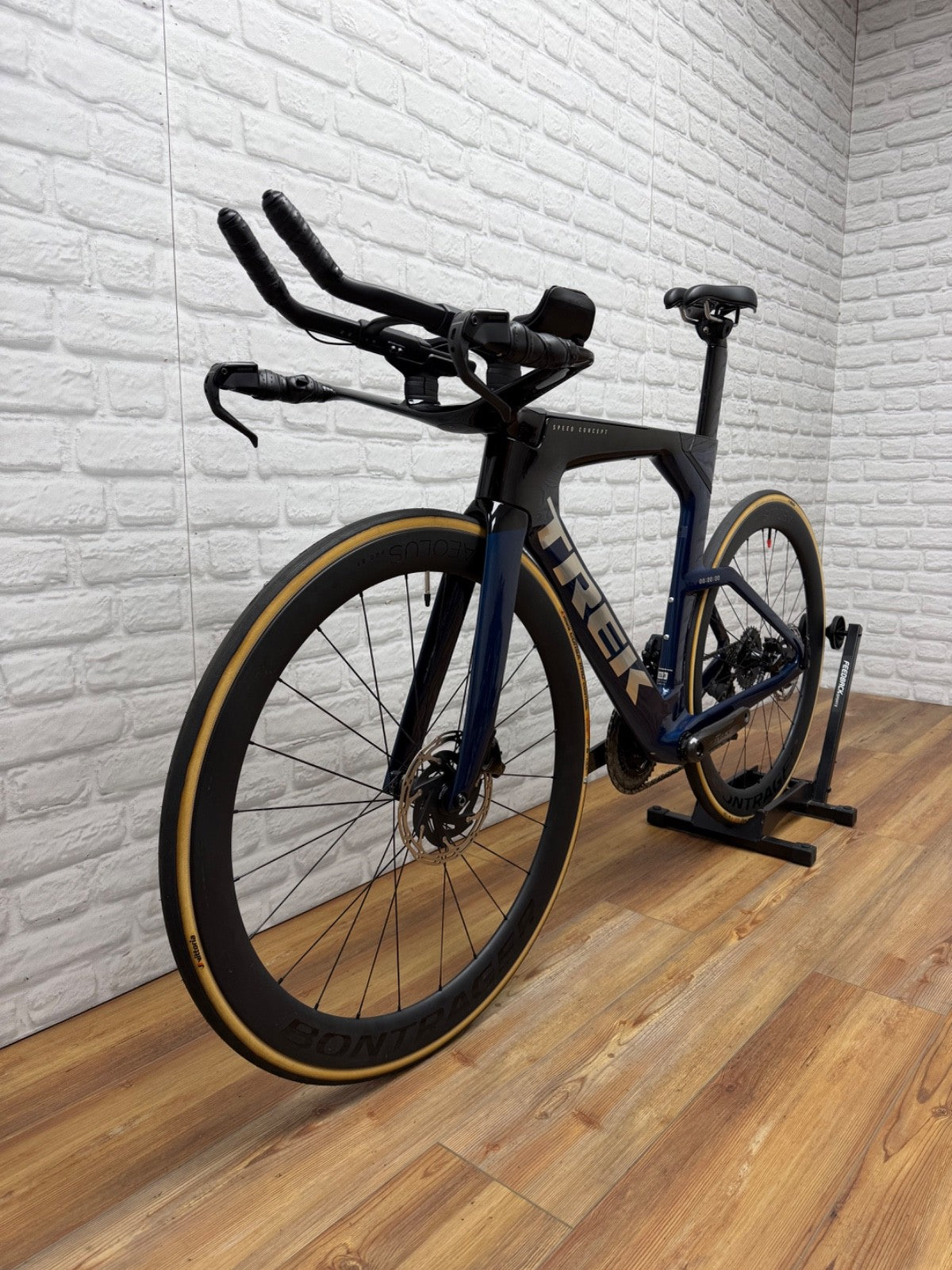 Trek Speed Concept SLR Medium Triathlon Bike