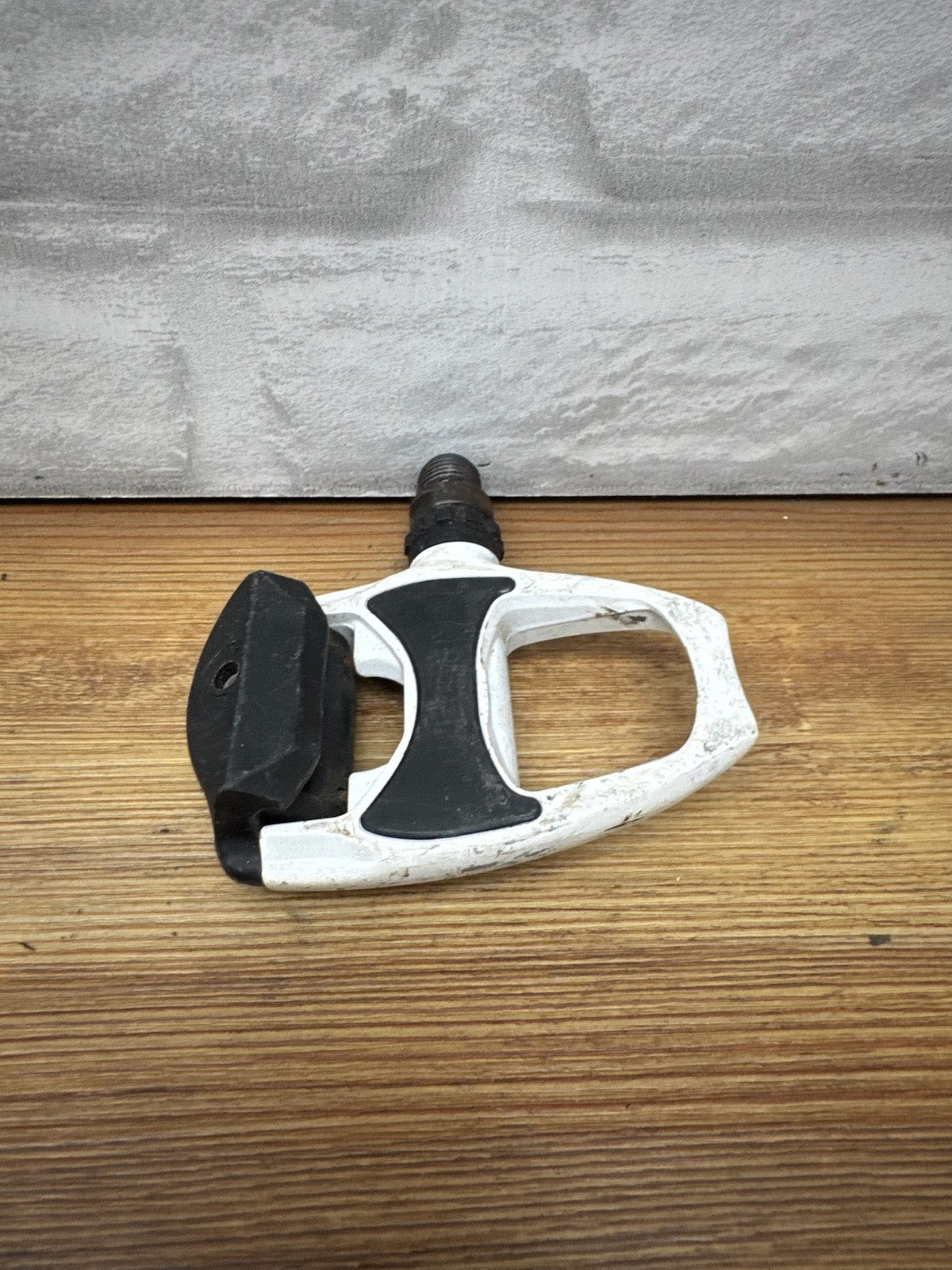 Shimano Light Action PD-R540 RIGHT PEDAL ONLY