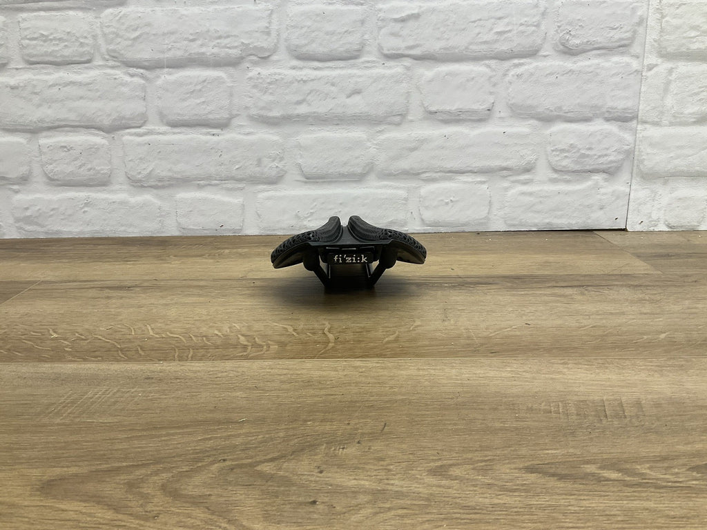 Fizik Versus Evo Adaptive Carbon Rail 139