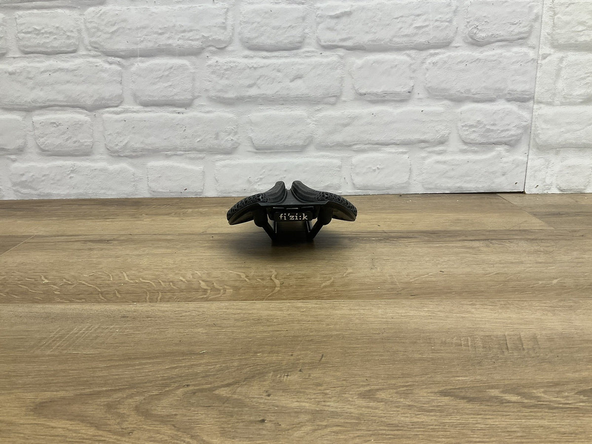 Fizik Versus Evo Adaptive Carbon Rail 139