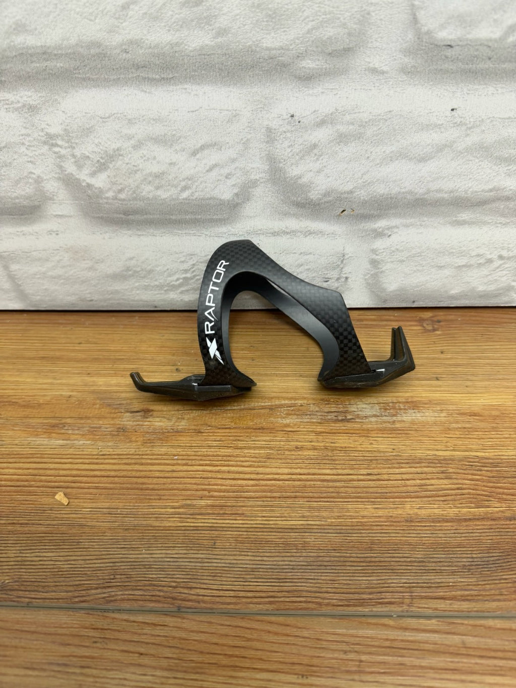 X Raptor Carbon Water Bottle Cage