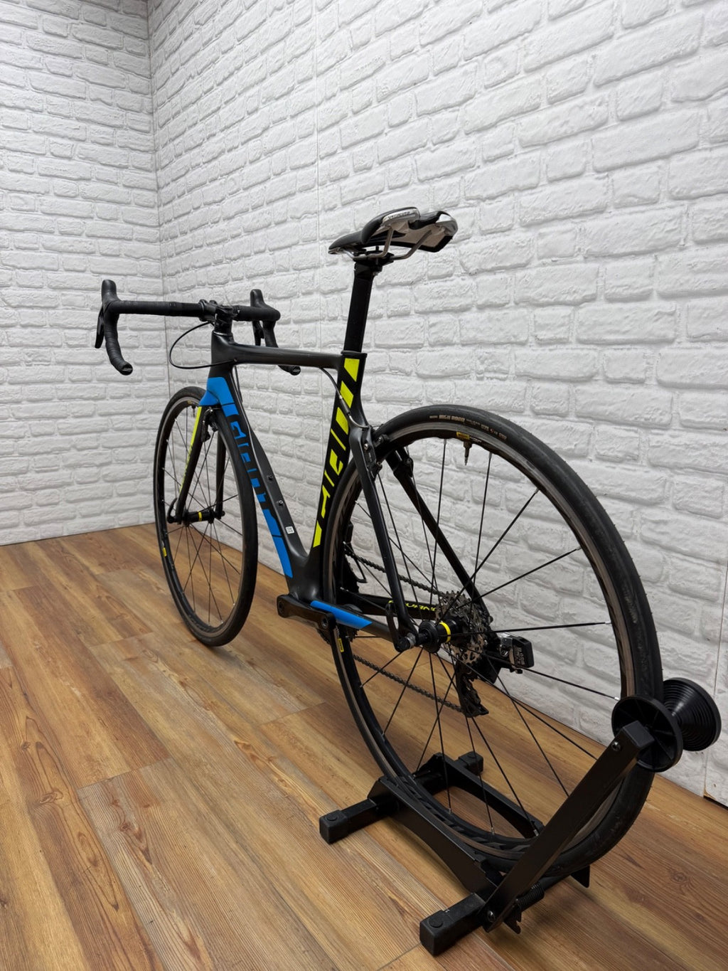 Giant Propel Small
