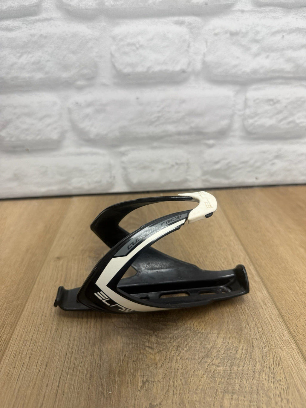 Elite Custom Race Skin Black/White Water Bottle Cage