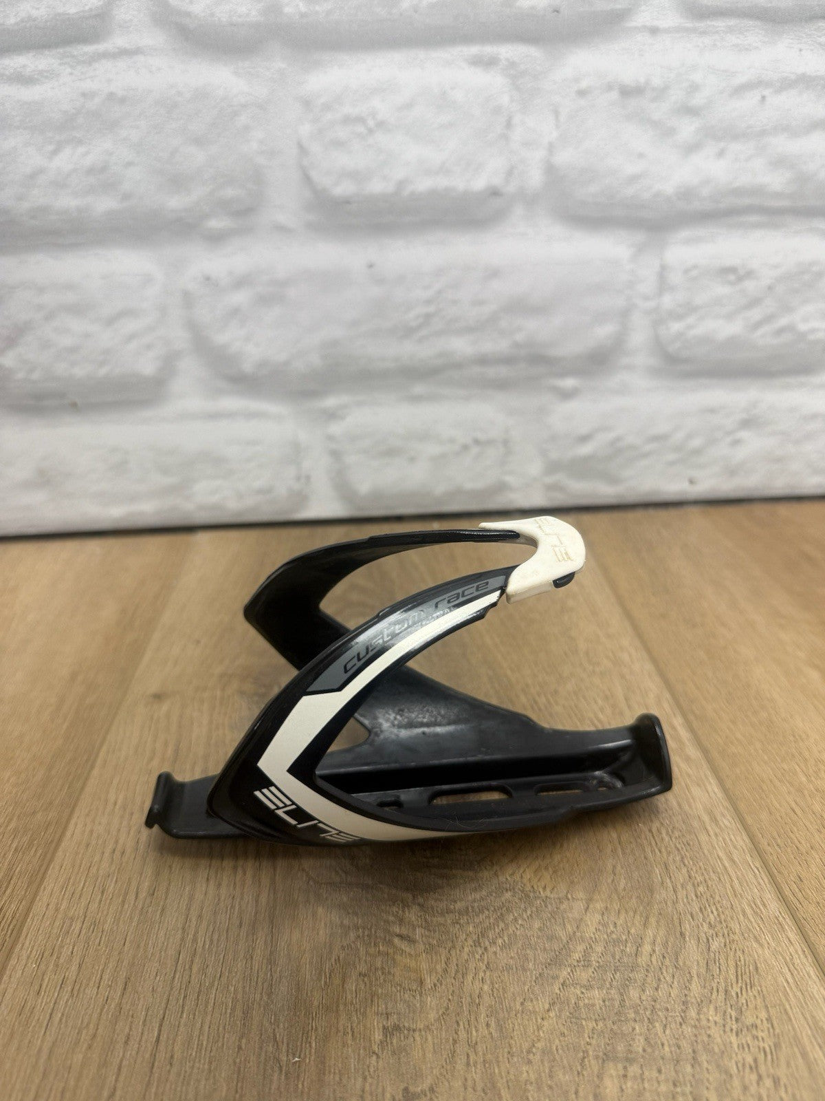 Elite Custom Race Skin Black/White Water Bottle Cage