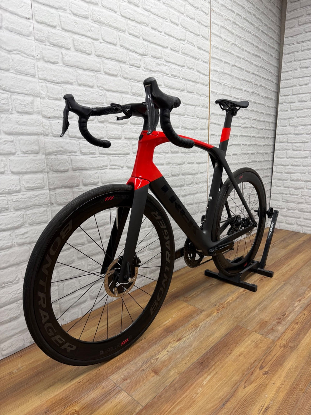 Trek Madone SLR 60cm Road Bike