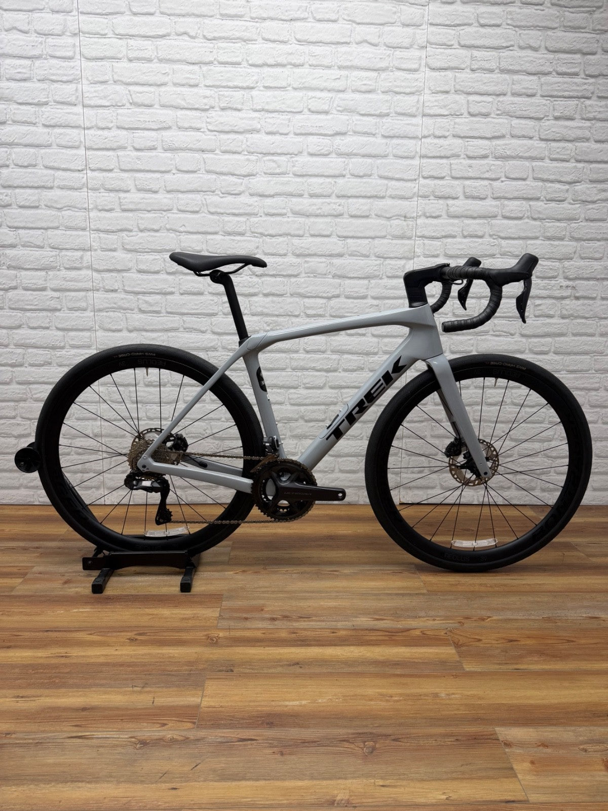 Trek Domane SL 7 Gen 4 56cm Road Bike