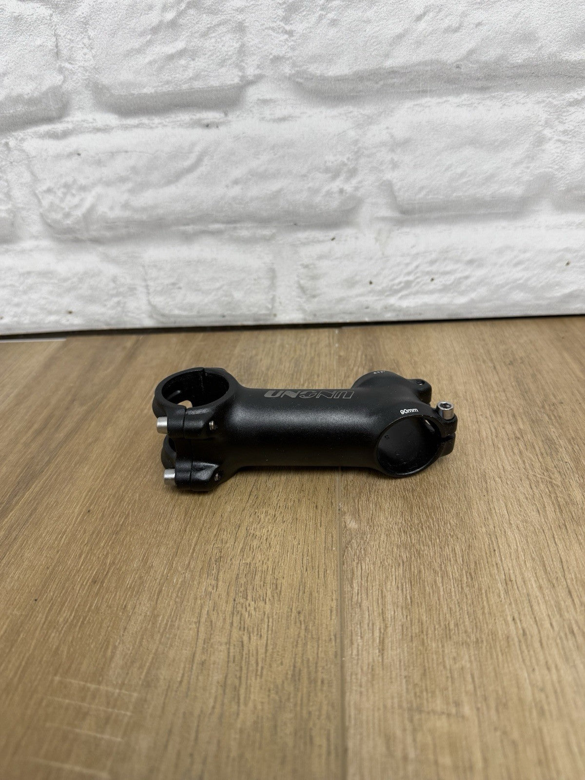 Uno Stem