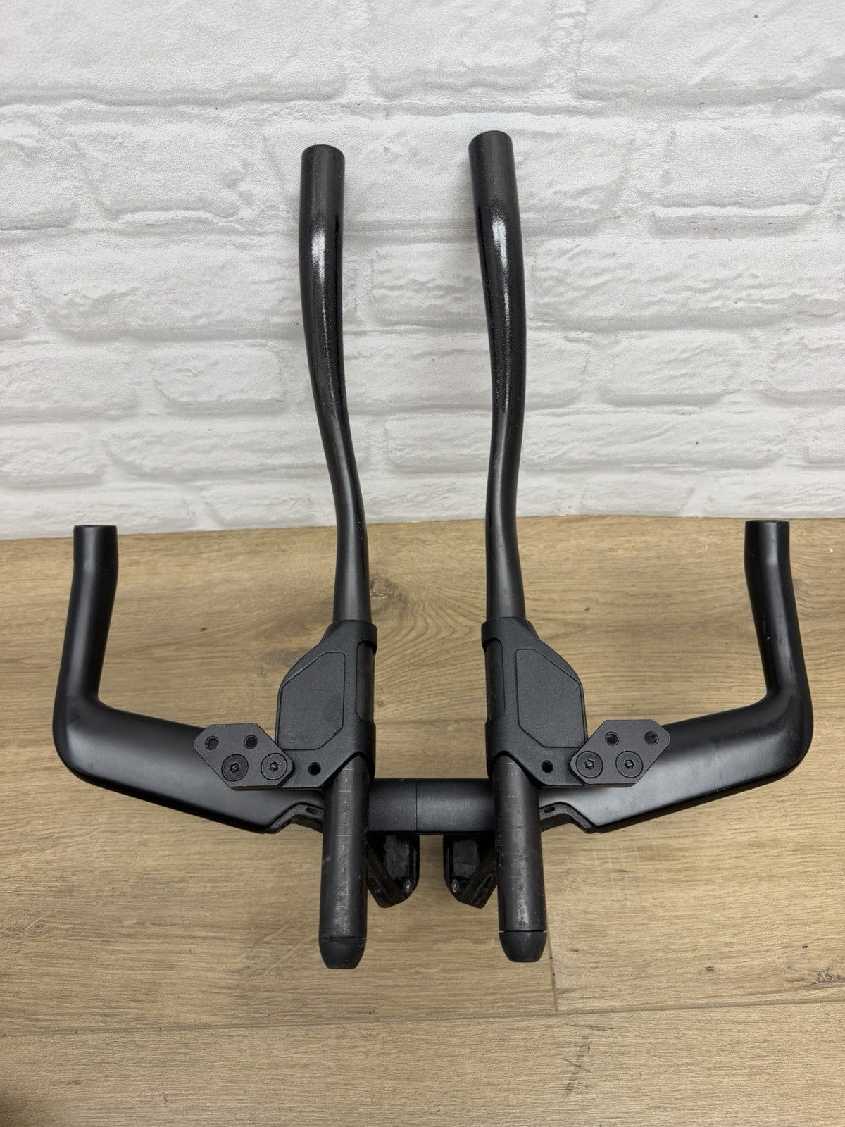 BMC Time Machine TM01 Cockpit With Zipp Vuka Aerobars
