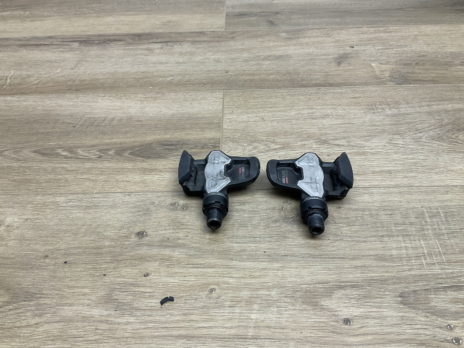LOOK KEO Blade Carbon Ceramic Road Bike Pedals Plates Pair Lightweight Keo