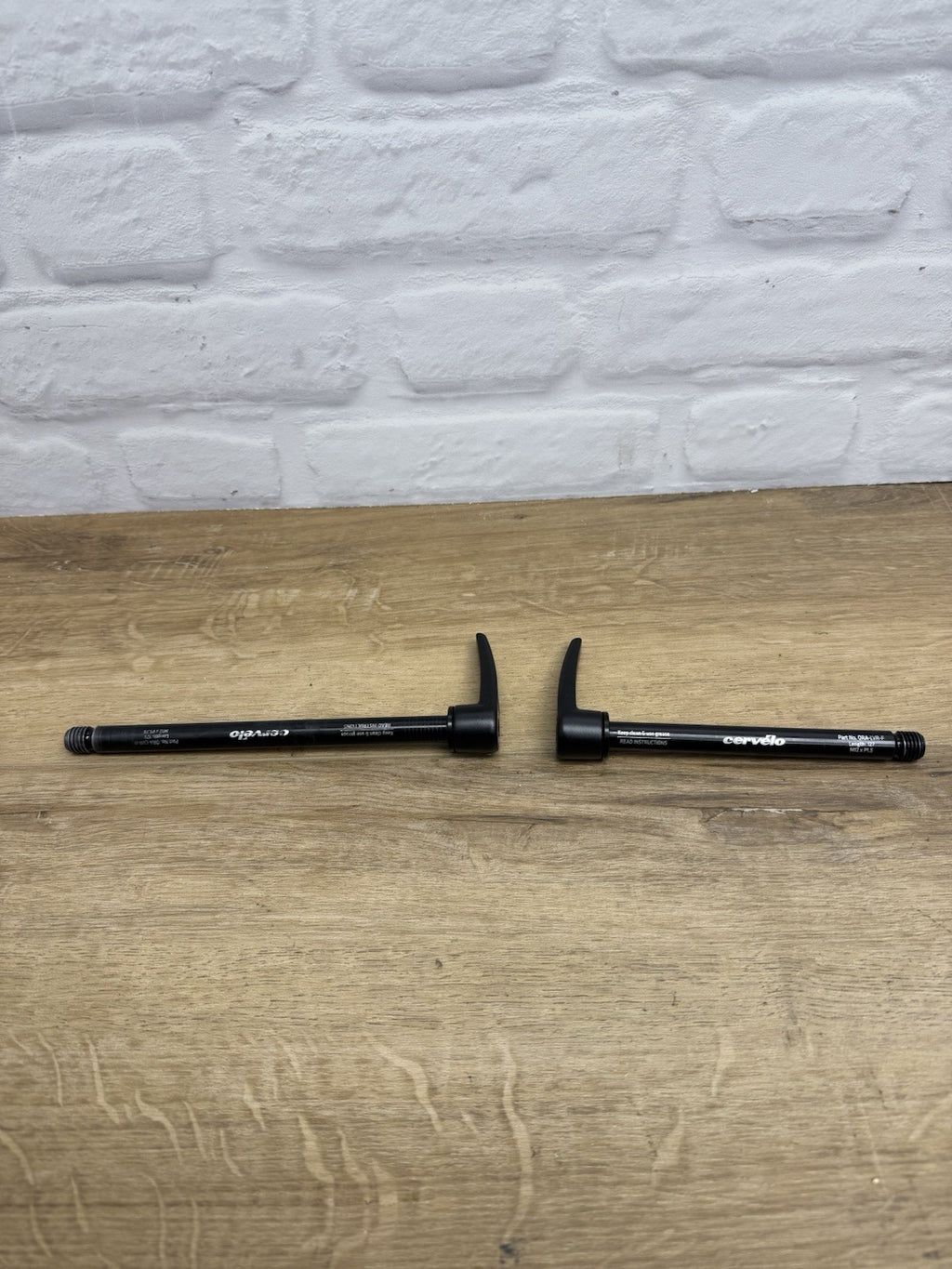 Cervelo Aero Thru-Axles with integrated indexed Levers 
