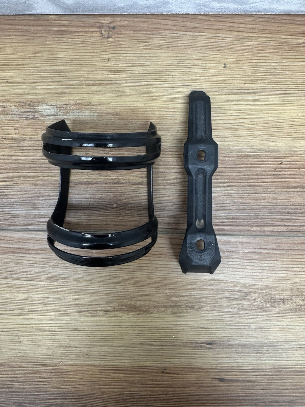 Specialized Front Or Side Loading Adjustable Water Bottle Cage