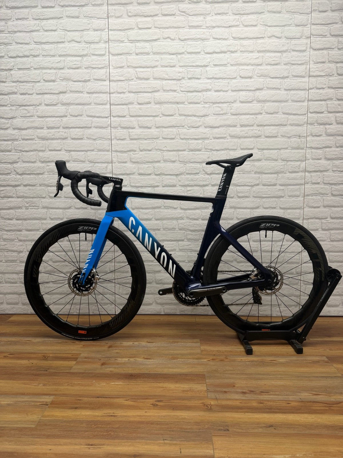 Canyon Aeroad CFR eTap Disc Medium
