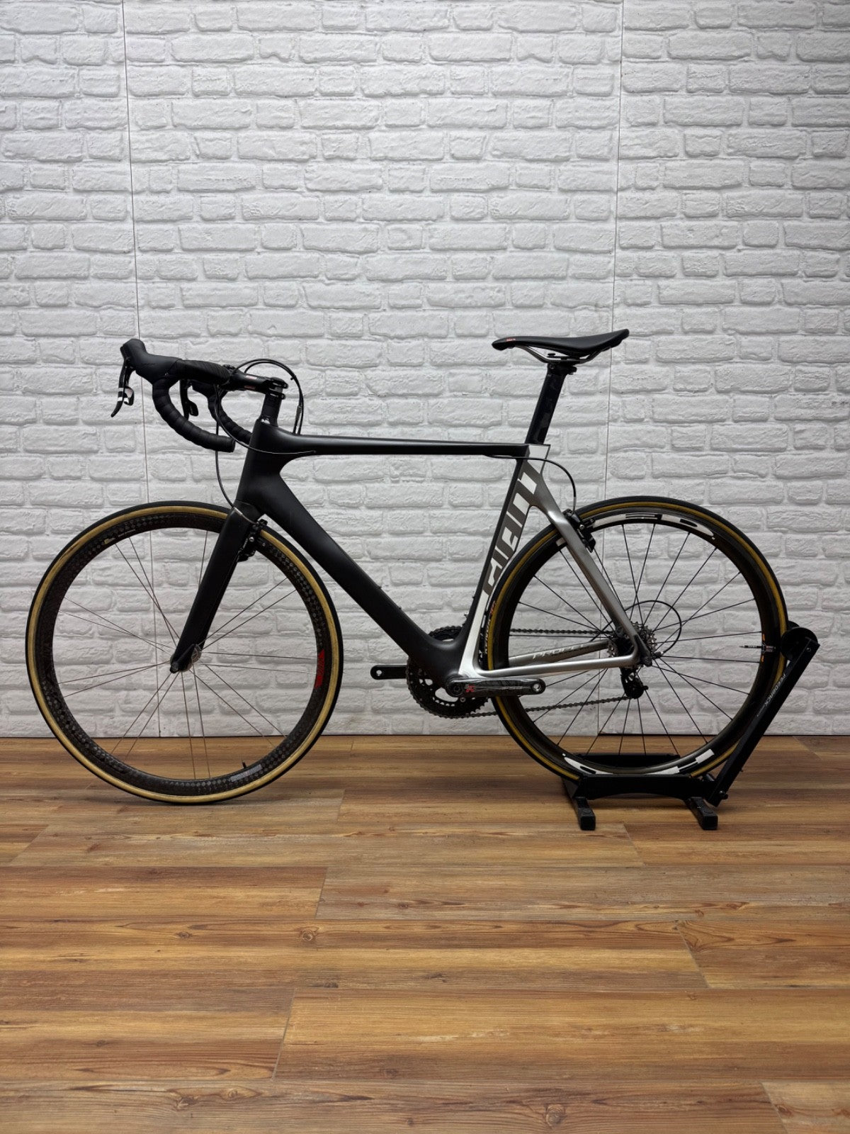 Giant Propel 56cm M/L Carbon Road Bike