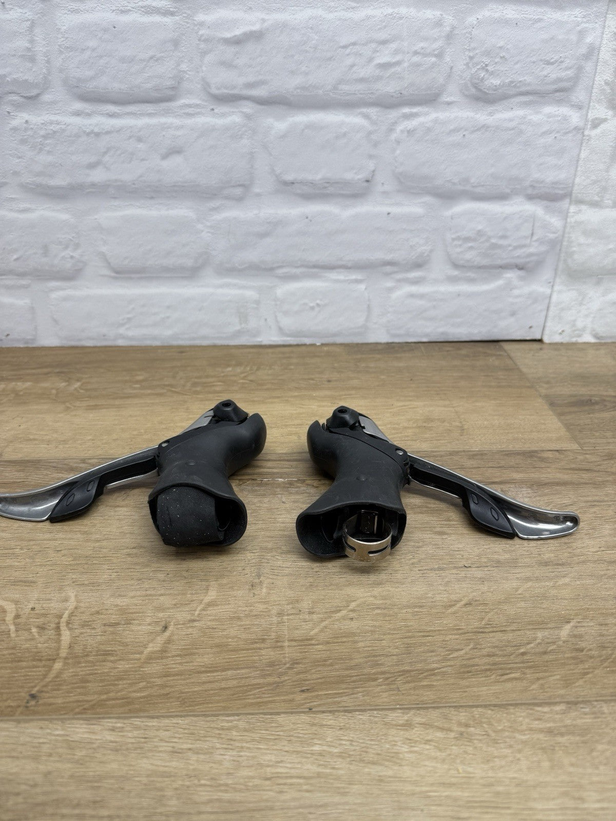 shimano road bike dual control brake/shift levers