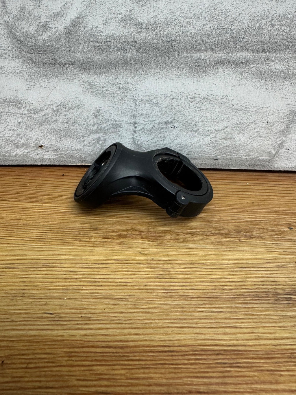 Garmin Varia Seat-Post Mount – Quarter Turn Rear Bike Radar & Light Attachment