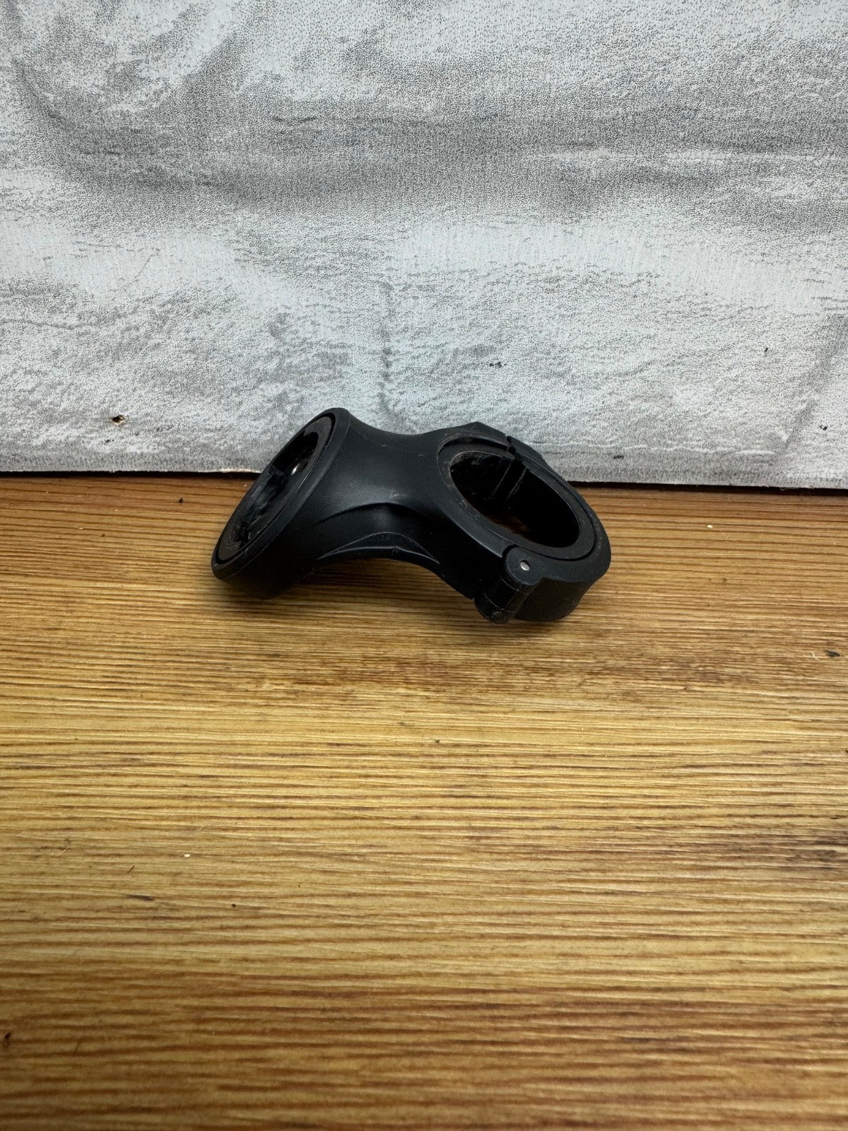 Garmin Varia Seat-Post Mount – Quarter Turn Rear Bike Radar & Light Attachment