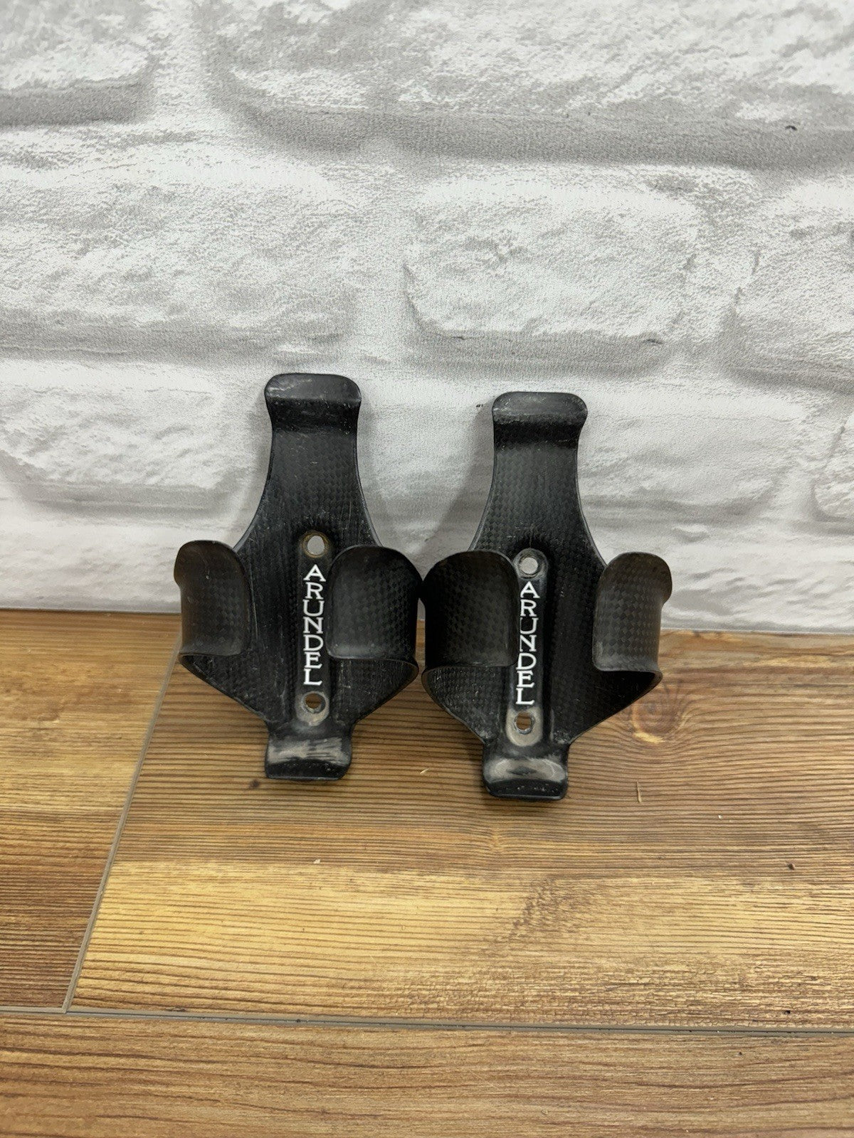 Arundel Carbon Bottle Cage Set