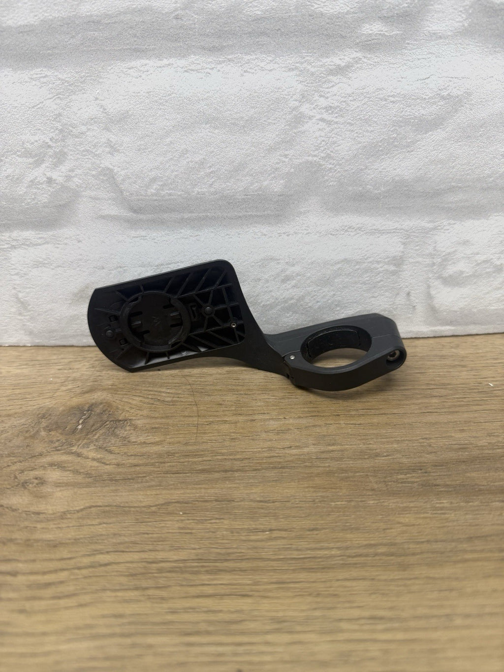 Wahoo Elemnt Bolt Aero Out-Front Mount