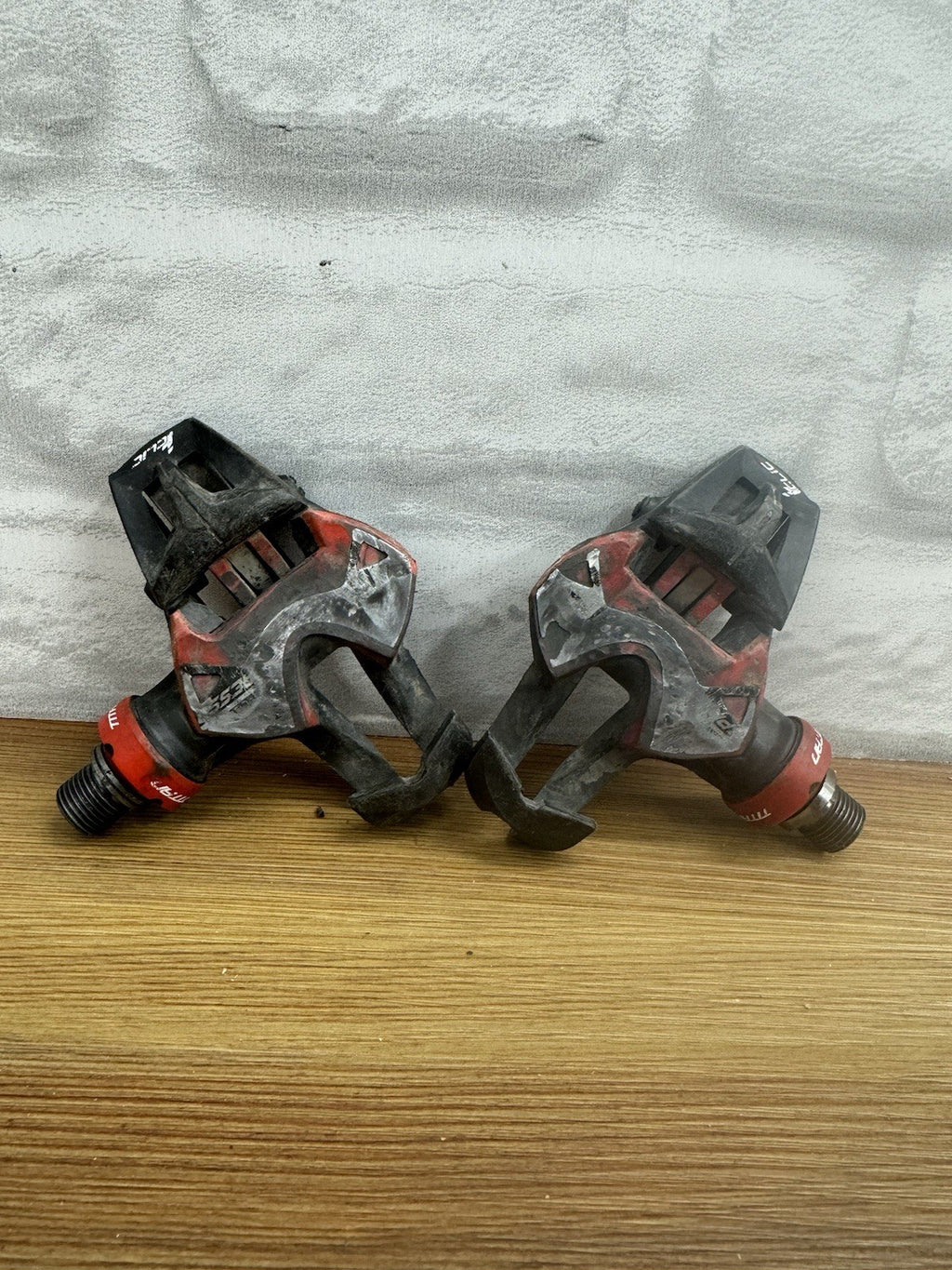 TIME Xpresso 12 Road Bike Pedals Titan Carbon with ICLIC Cleates