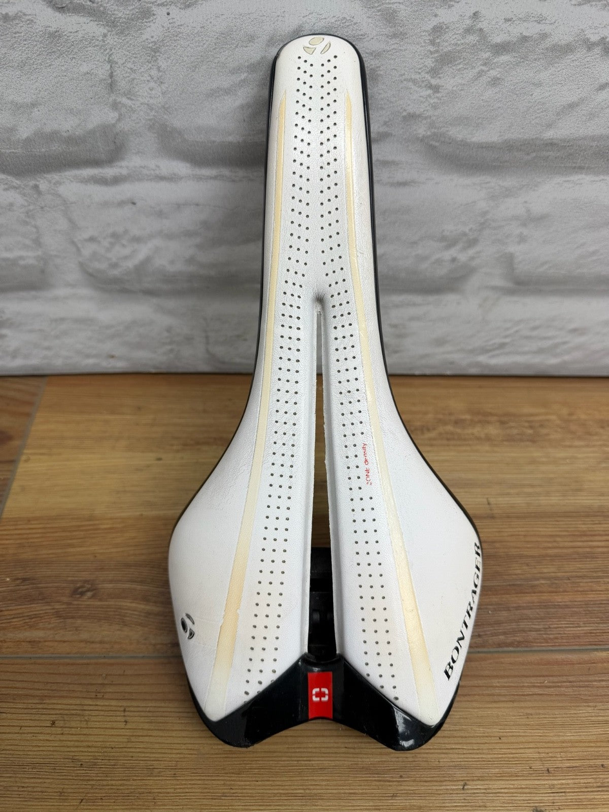 138mm Bontrager Paradigm XXX Carbon Rail Road Saddle With Light