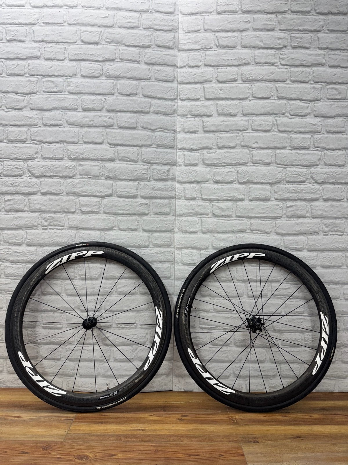 Zipp 303 Showstopper Clincher Carbon Rim Brake Wheelset