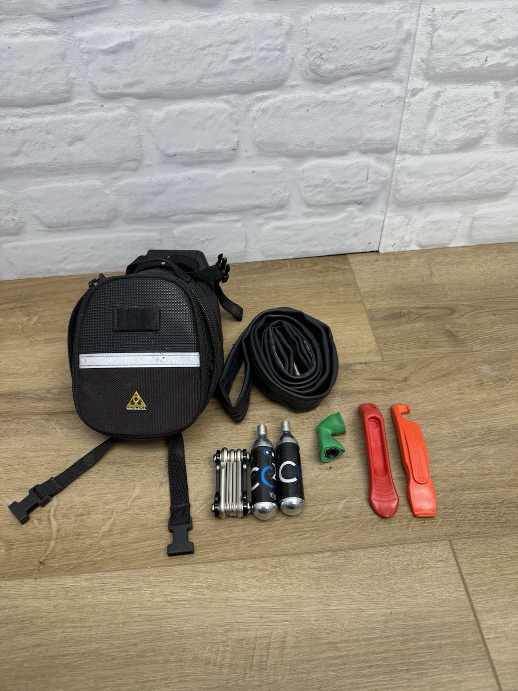 Topeak Aero Wedge Pack + Flat repair kit