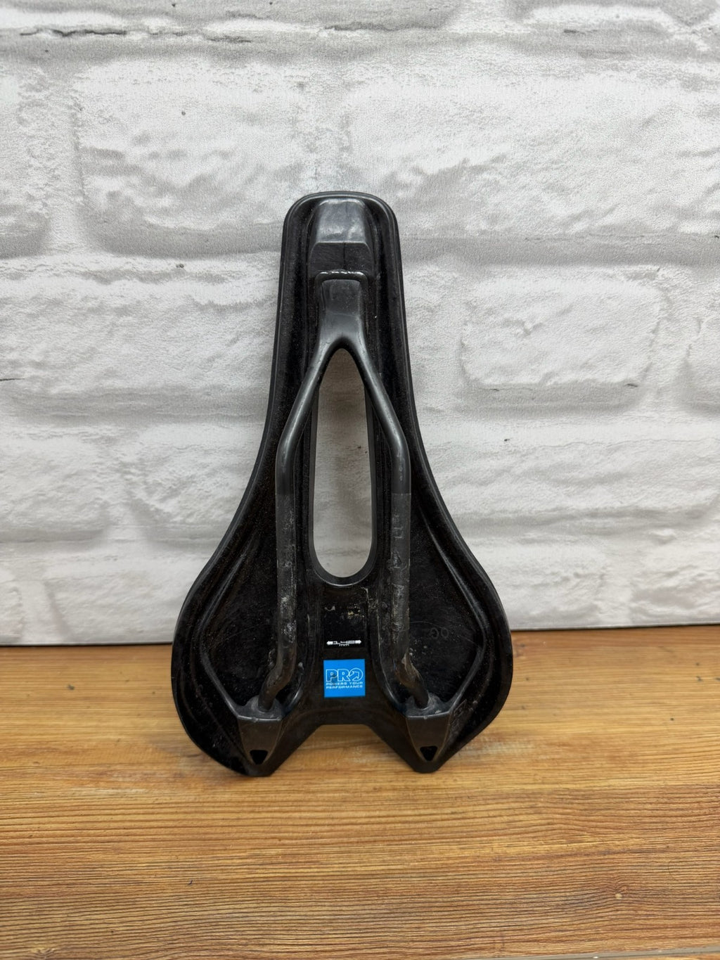 Shimano Pro Aerofuel Stealth SS Rail Road Bike Saddle