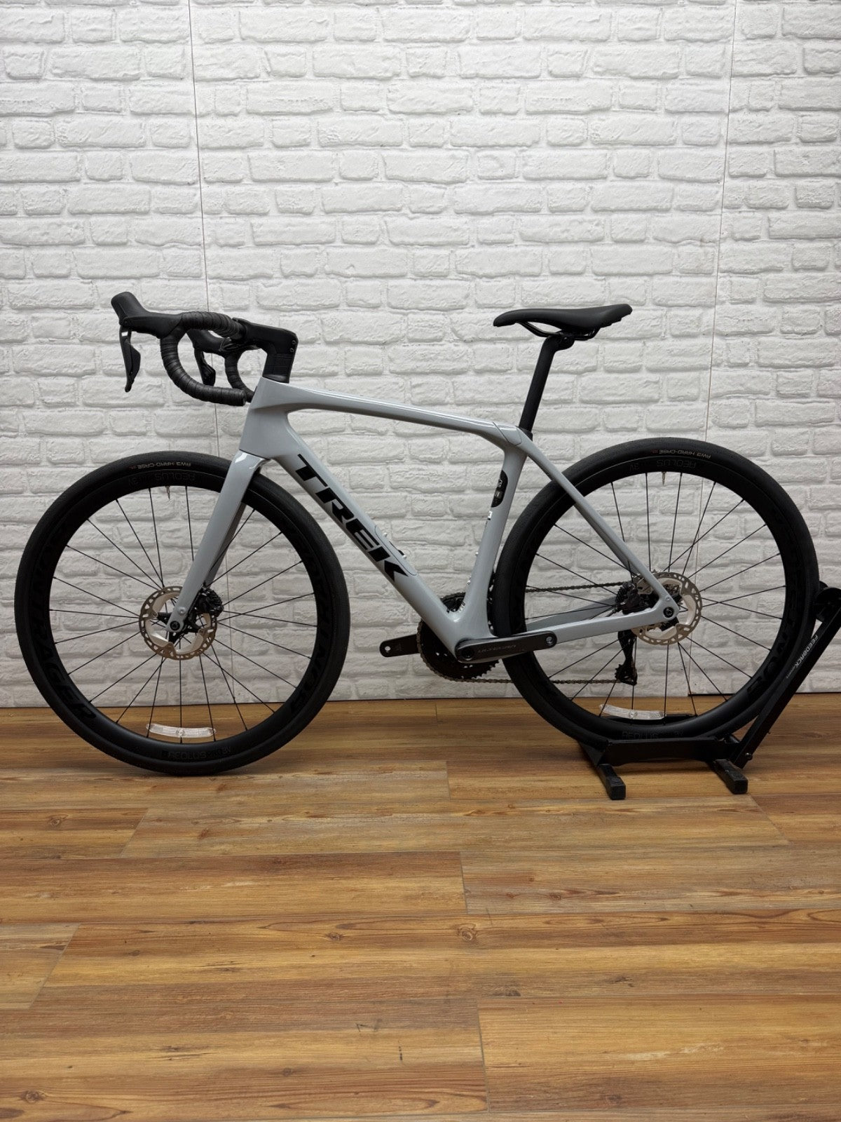 Trek Domane SL 7 Gen 4 56cm Road Bike