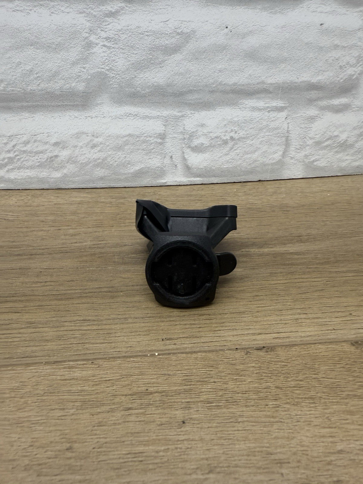 Integrated handlebar bike computer mount 