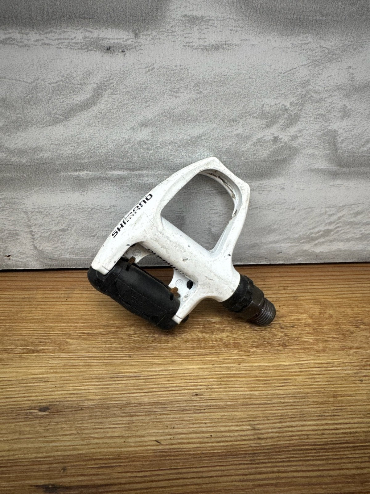 Shimano Light Action PD-R540 RIGHT PEDAL ONLY