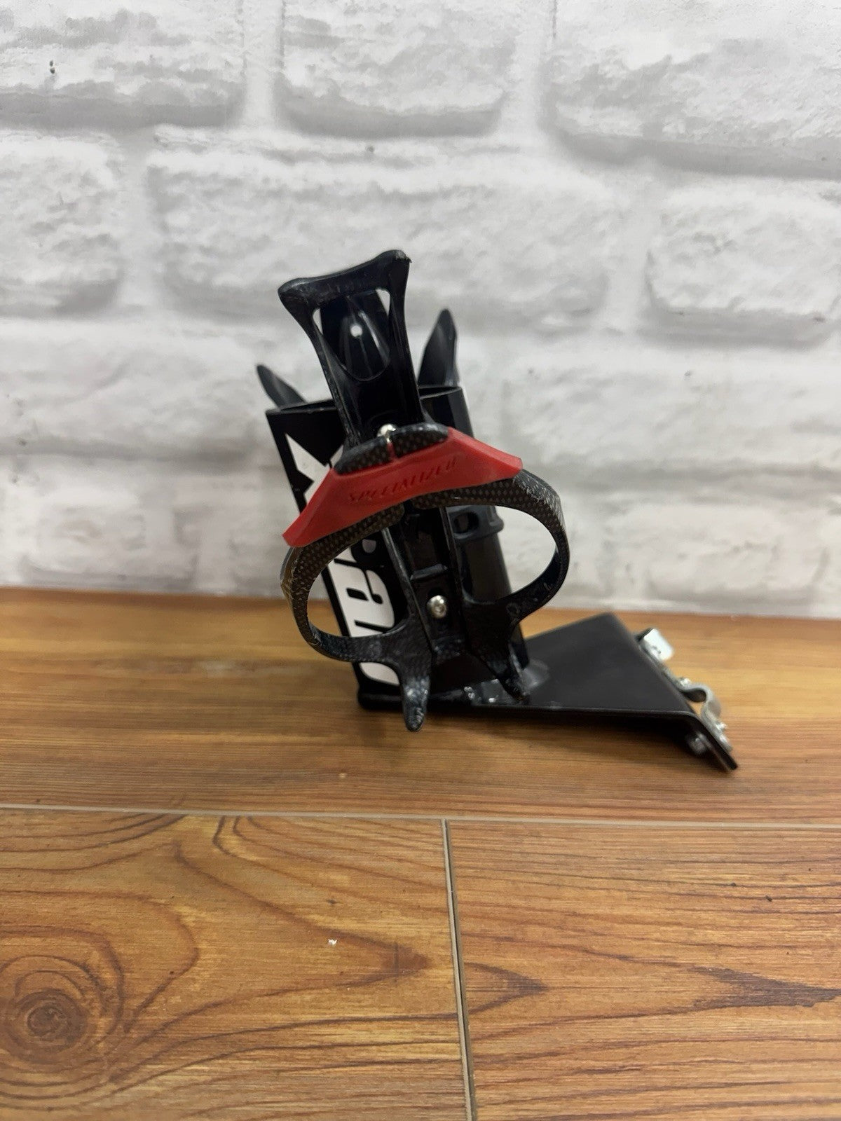 Xlab Saddle Wing Rear Bottle Cage Carrier With Plastic Cages