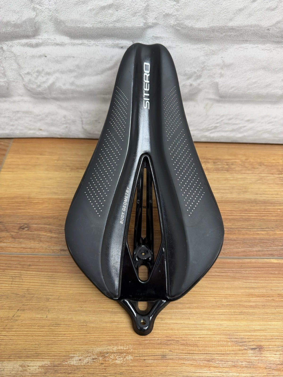 Specialized Sitero Saddle Hollow Ti Rails with Built-in Rear Cage Mount