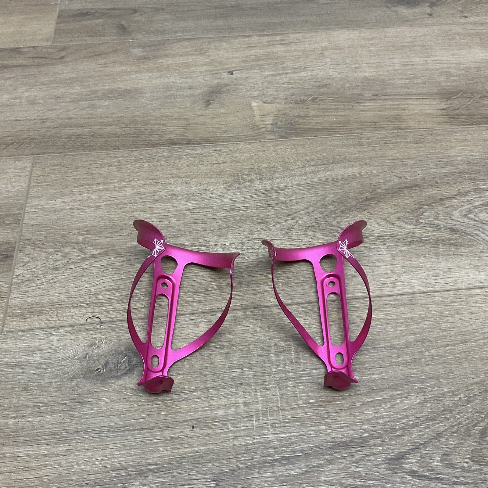Supacaz Fly Cage Ano Pair 