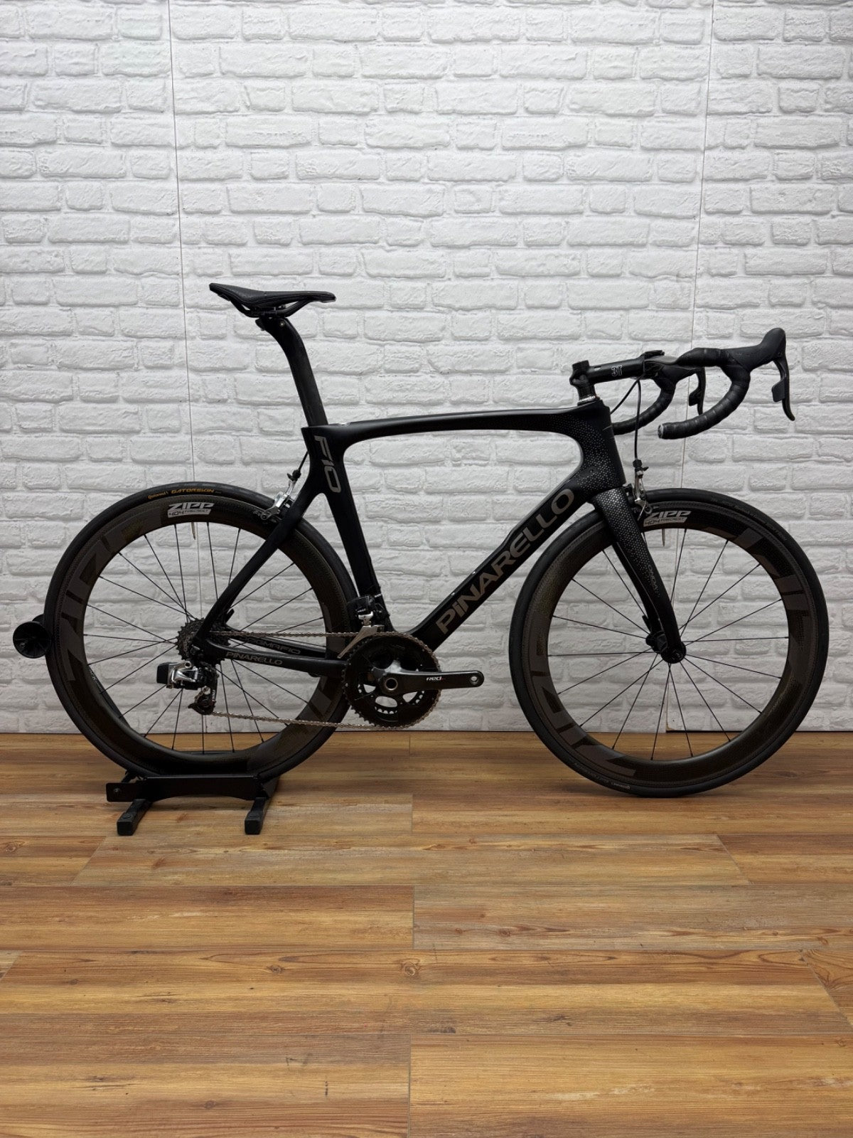 Pinarello Dogma F10 57.5cm – JEM Bikes