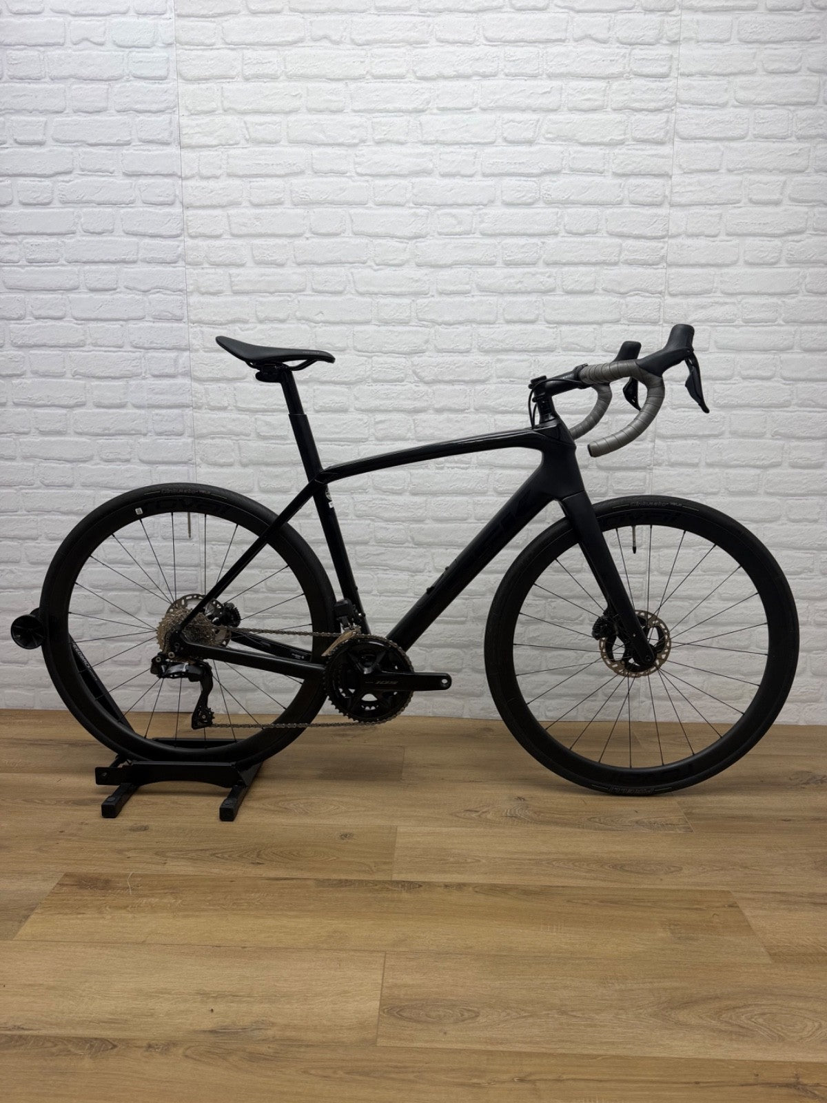 Trek Domane SL 5 54cm Road Bike