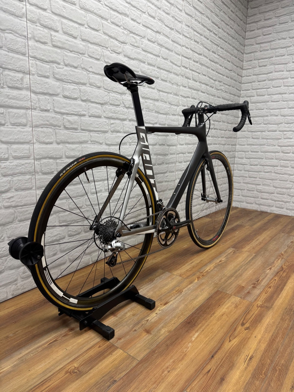Giant Propel 56cm M/L Carbon Road Bike