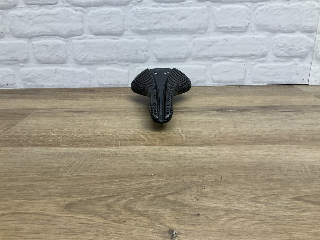Fizik Versus Evo Adaptive Carbon Rail 139