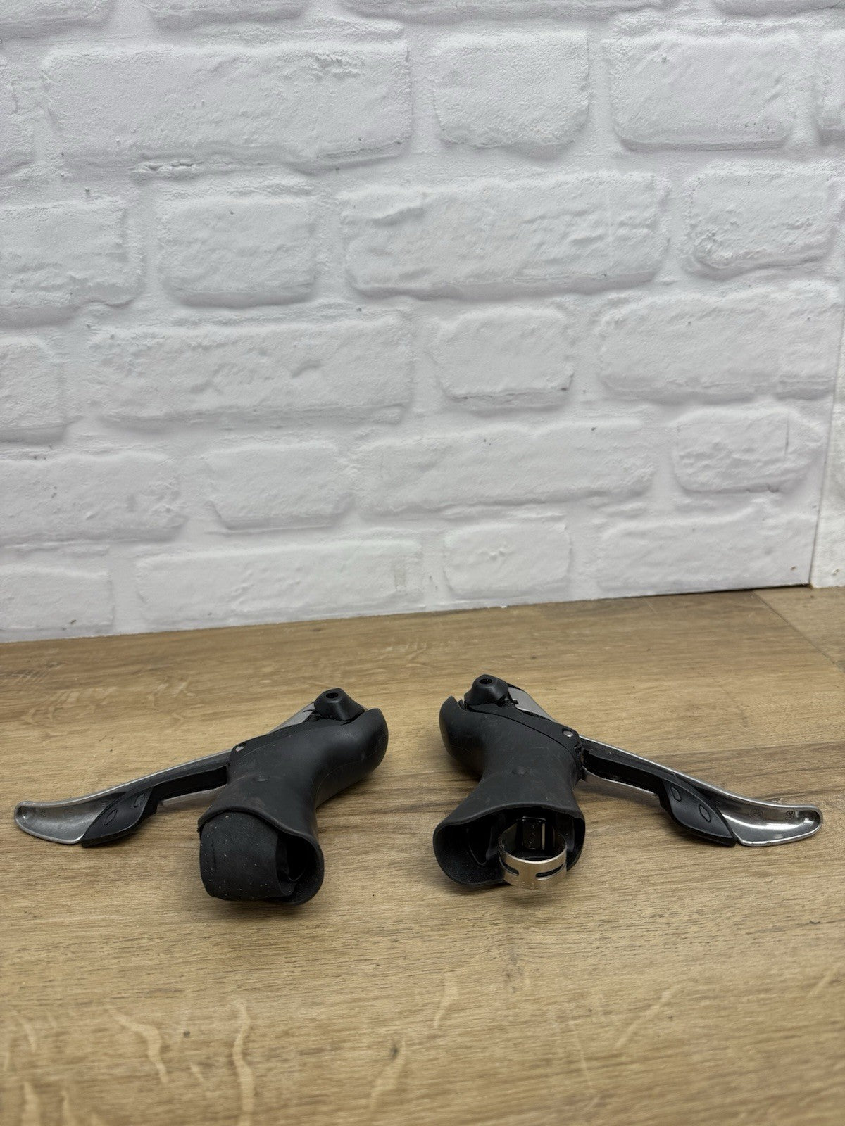 shimano road bike dual control brake/shift levers