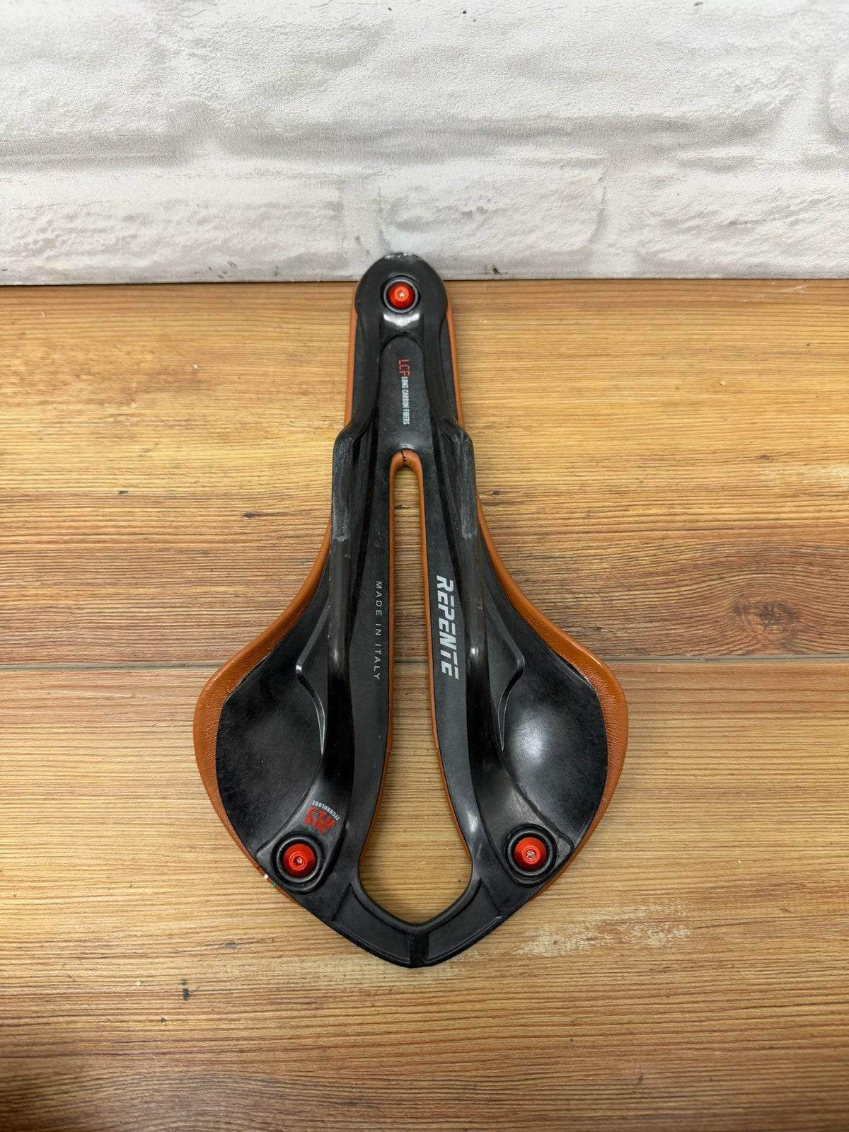 Repente Artax GLM Carbon Saddle TAKE OFF