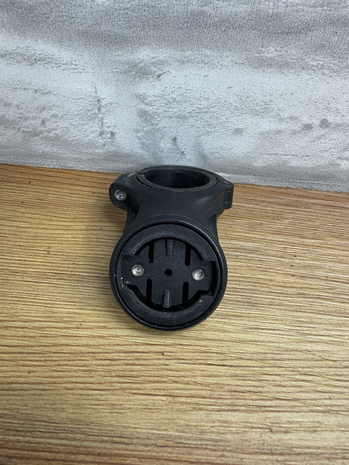 Garmin Varia Seat-Post Mount – Quarter Turn Rear Bike Radar & Light Attachment