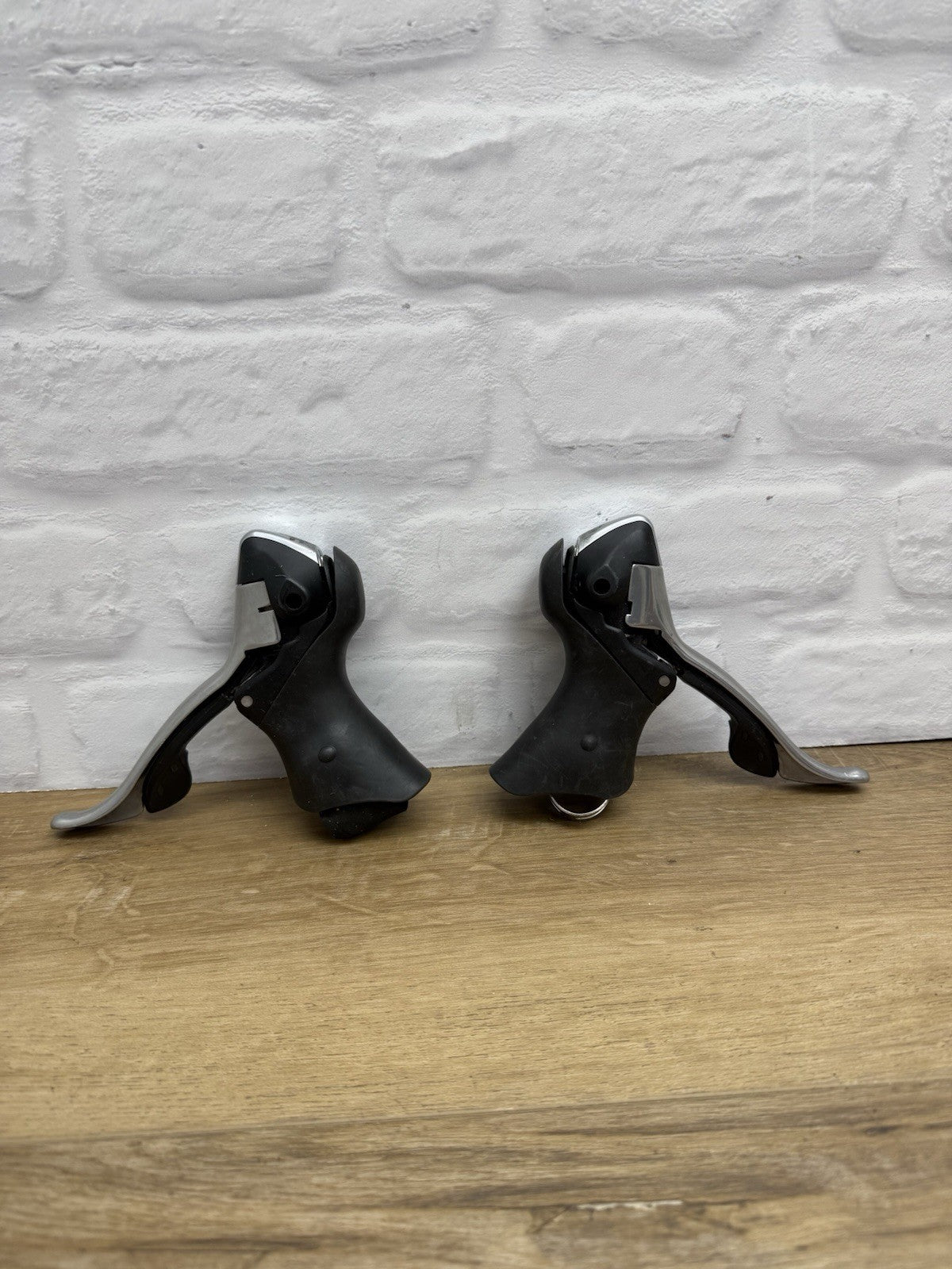 shimano road bike dual control brake/shift levers