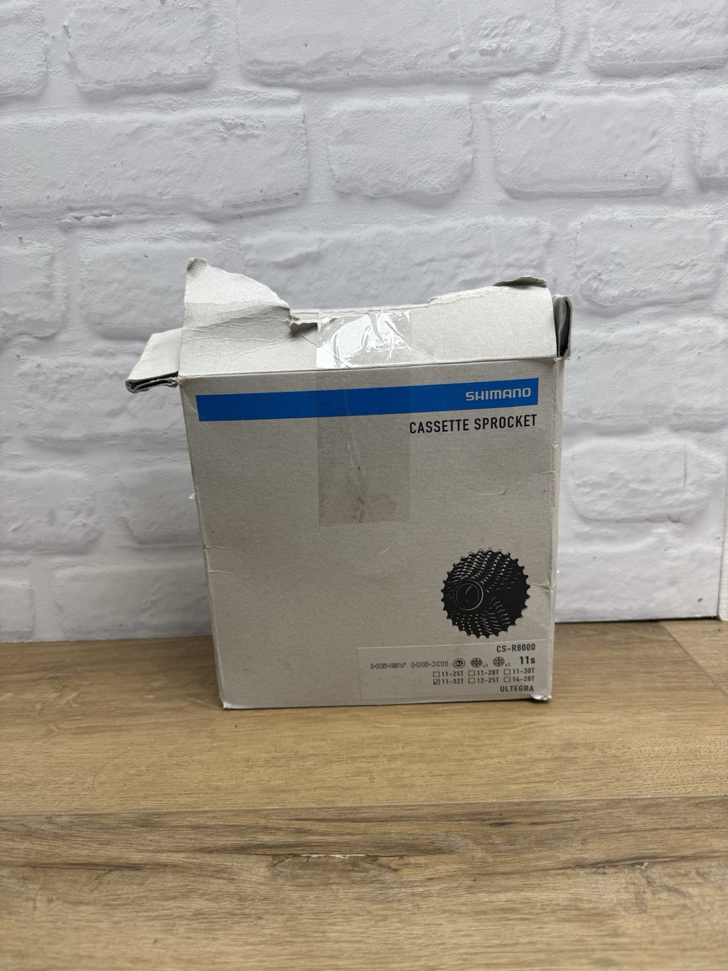 Shimano Ultegra CS-R8000 II Speed Road Bicycle Cassette Sprocket NEW Damaged box