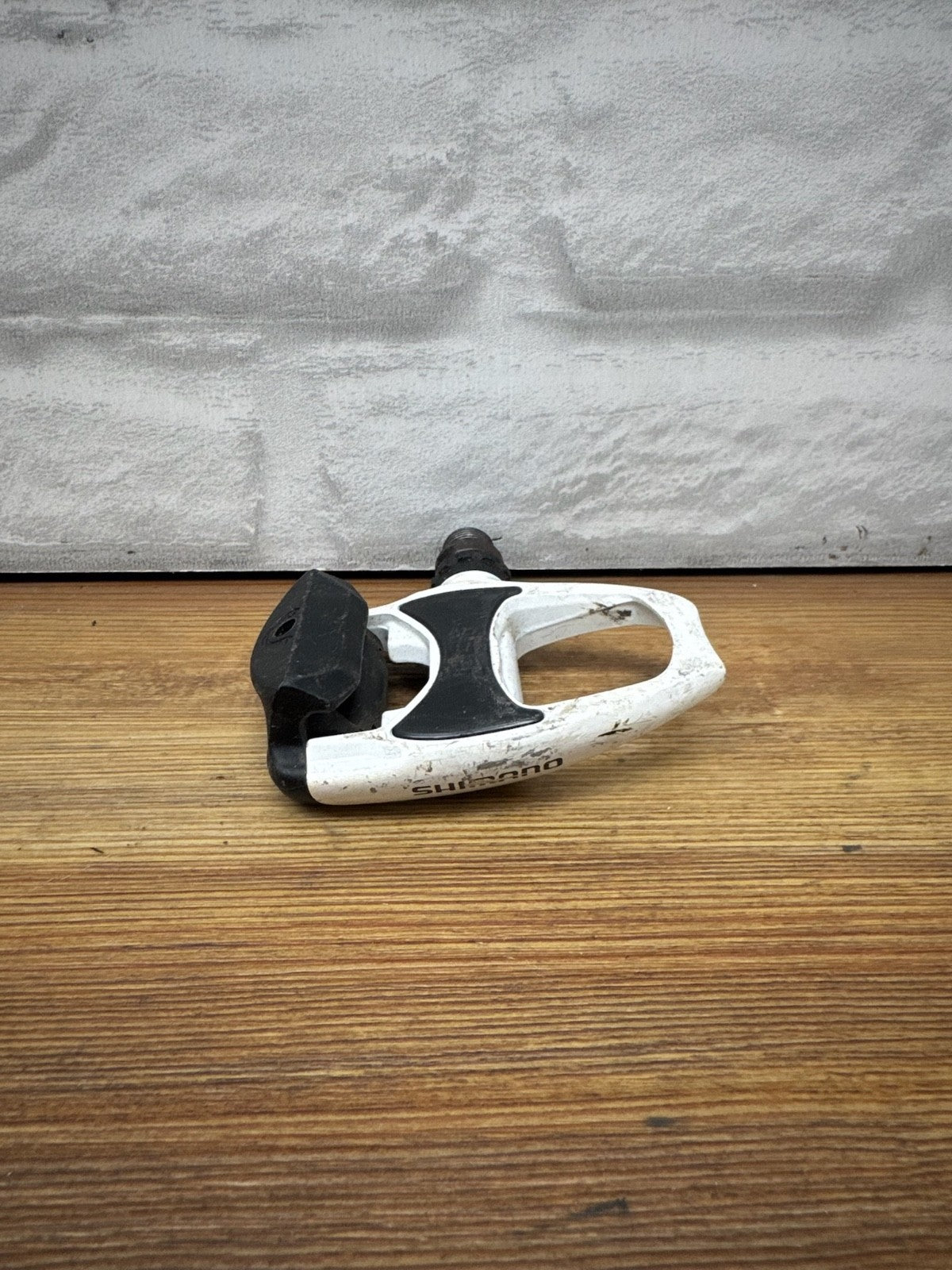 Shimano Light Action PD-R540 RIGHT PEDAL ONLY