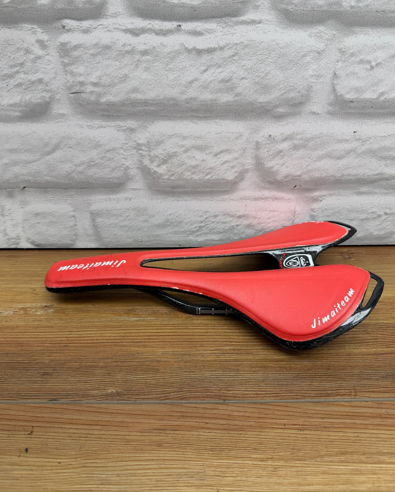 Road Bicycle Seat Saddle Pad Racing Bike Carbon Fiber Hollow Red