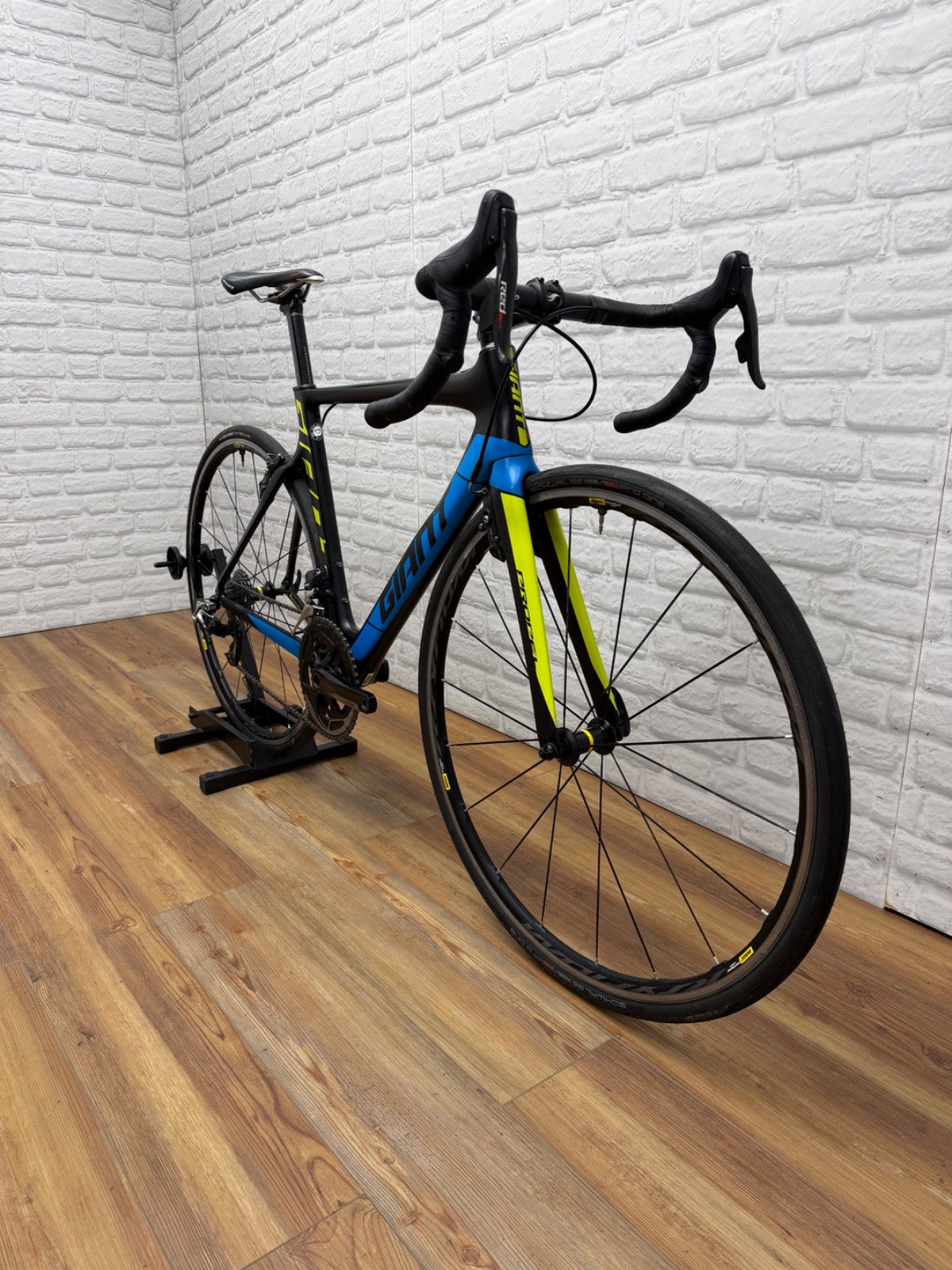 Giant Propel Small