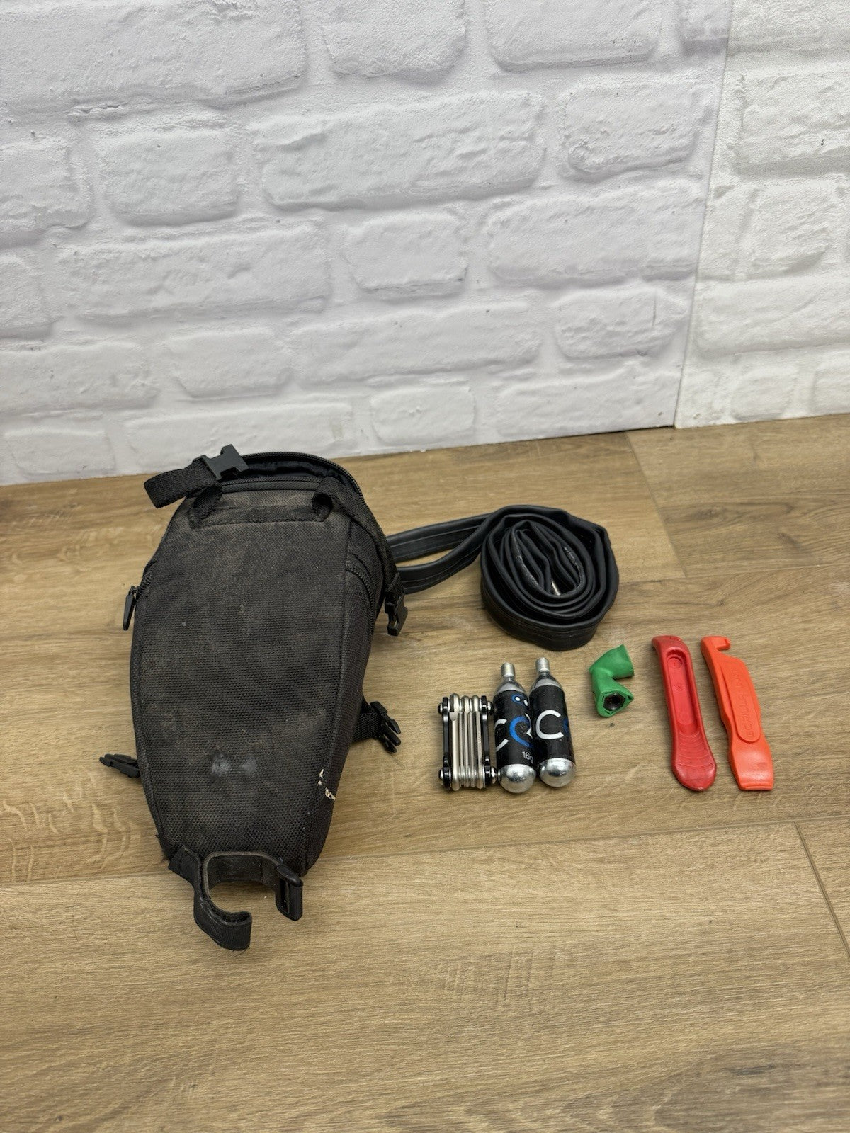 Topeak Aero Wedge Pack + Flat repair kit