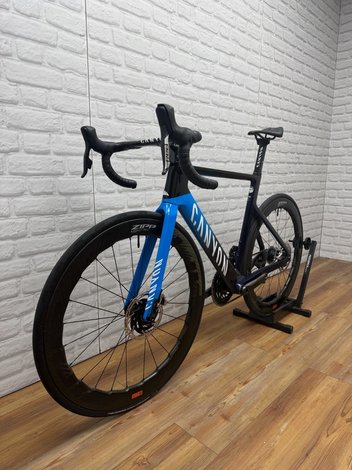 Canyon Aeroad CFR eTap Disc Medium
