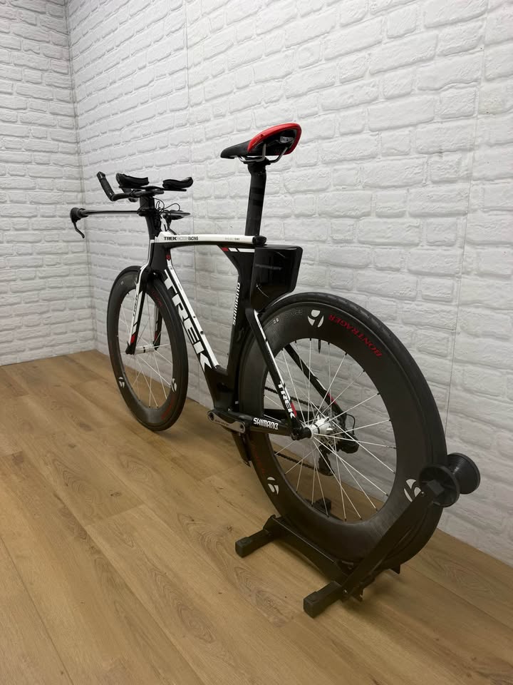 Trek Speed Concept Large Shimano Dura-Ace Di2 Triathlon Bike Bontrager Aeolus 9