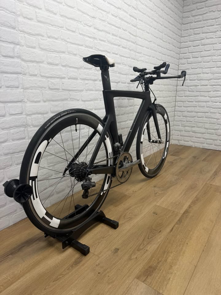 Trek Speed Concept Medium Shimano Ultegra Di2 Triathlon Bike HED Carbon