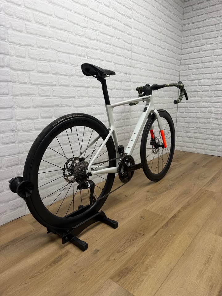 2025 Cannondale SuperSix Evo 51cm 105 Di2 Disc Road Bike